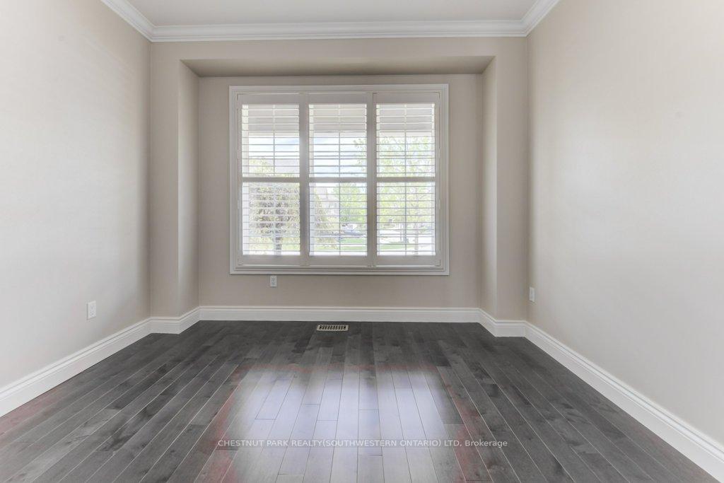 Photo 10 of 252 Edgewater Crescent, Kitchener — HOMEH
