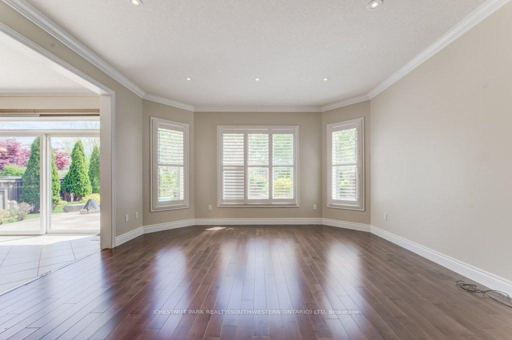 Photo 17 of 252 Edgewater Crescent, Kitchener — HOMEH