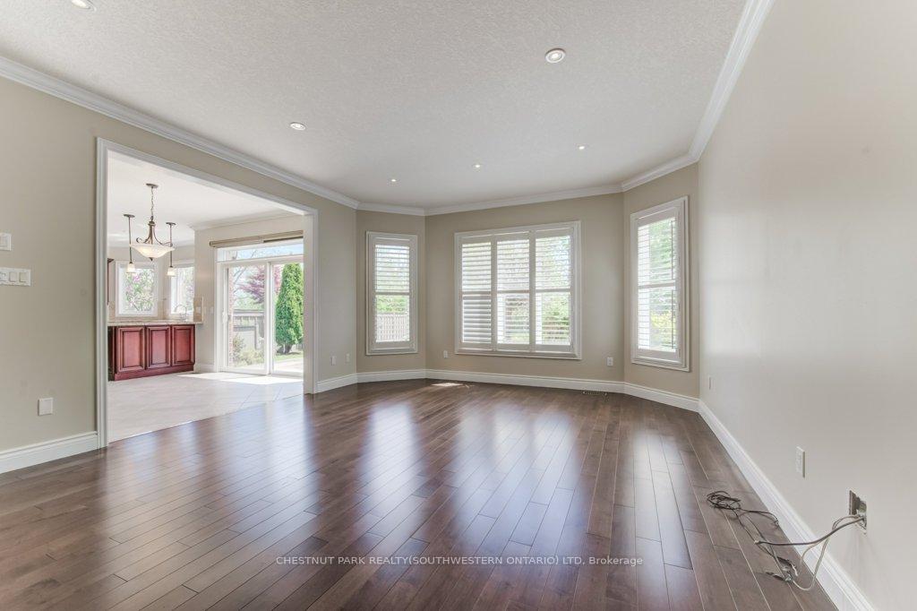 Photo 18 of 252 Edgewater Crescent, Kitchener — HOMEH