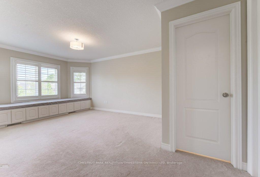 Photo 22 of 252 Edgewater Crescent, Kitchener — HOMEH