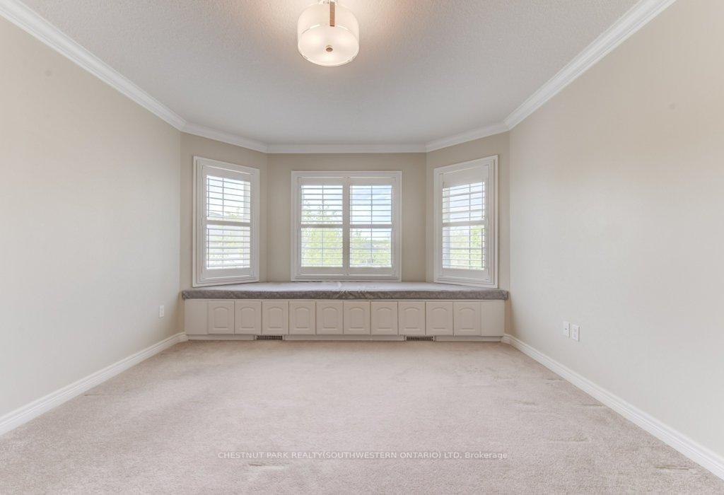 Photo 23 of 252 Edgewater Crescent, Kitchener — HOMEH