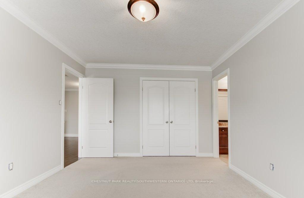 Photo 26 of 252 Edgewater Crescent, Kitchener — HOMEH