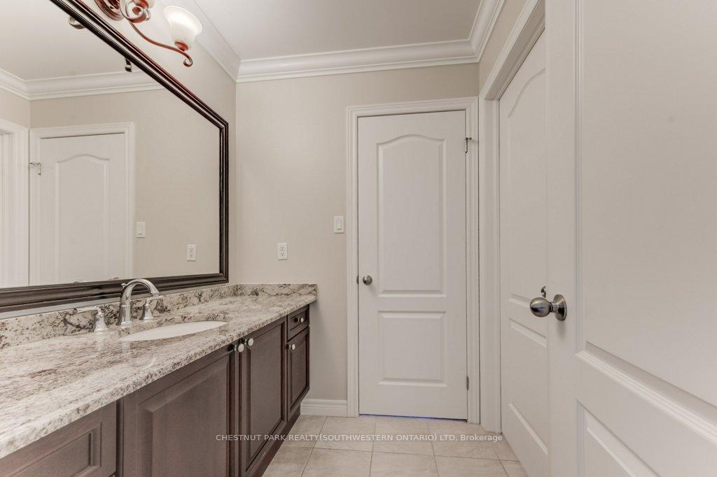 Photo 27 of 252 Edgewater Crescent, Kitchener — HOMEH
