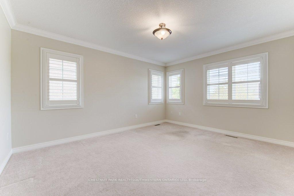 Photo 30 of 252 Edgewater Crescent, Kitchener — HOMEH