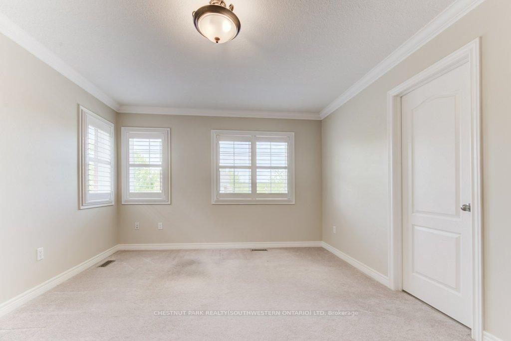 Photo 31 of 252 Edgewater Crescent, Kitchener — HOMEH