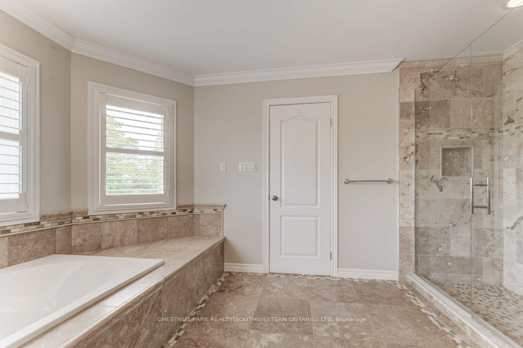 Photo 35 of 252 Edgewater Crescent, Kitchener — HOMEH