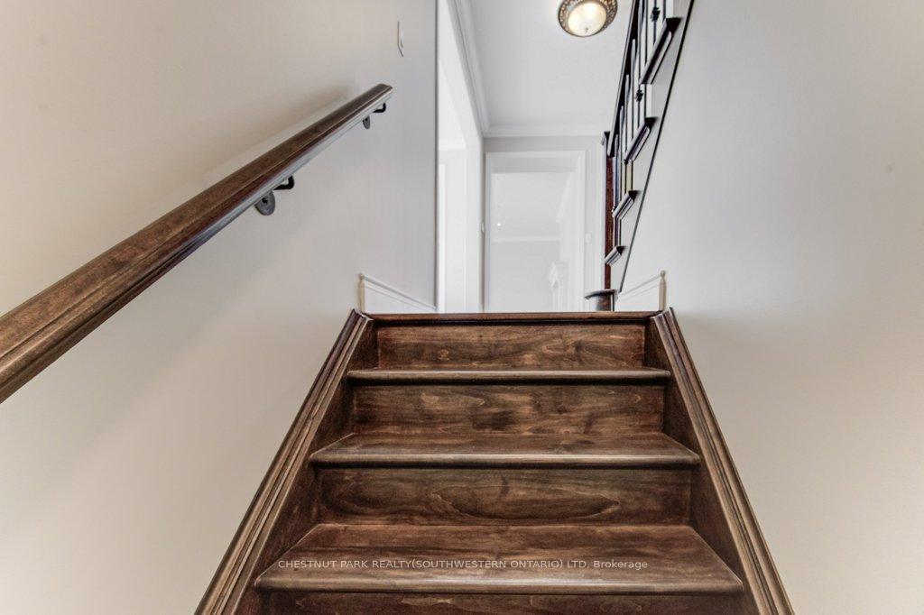 Photo 36 of 252 Edgewater Crescent, Kitchener — HOMEH