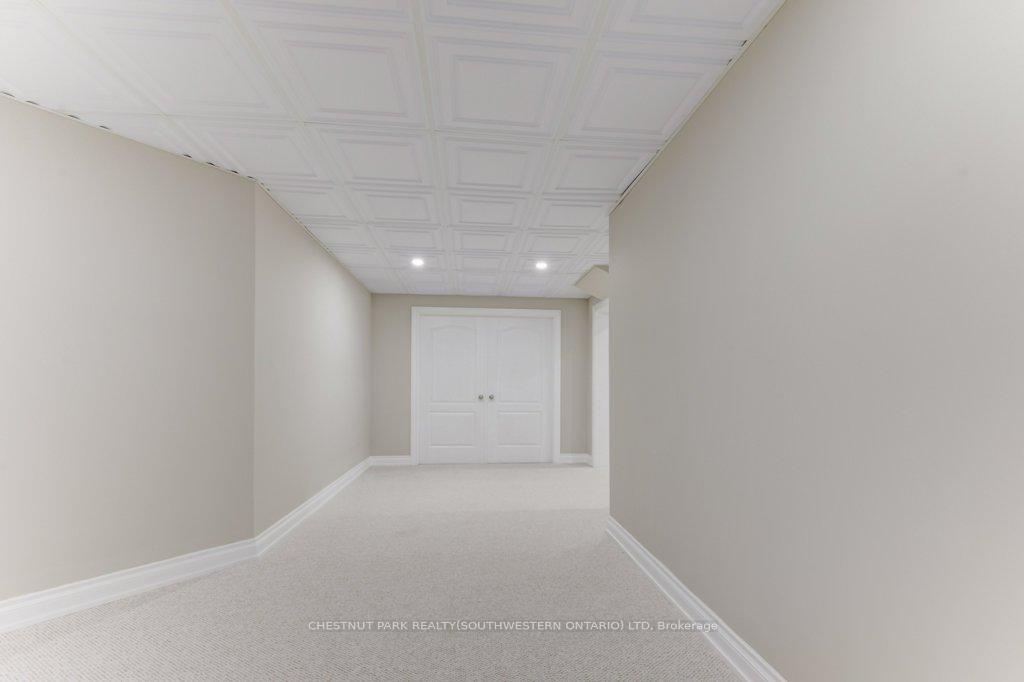 Photo 40 of 252 Edgewater Crescent, Kitchener — HOMEH
