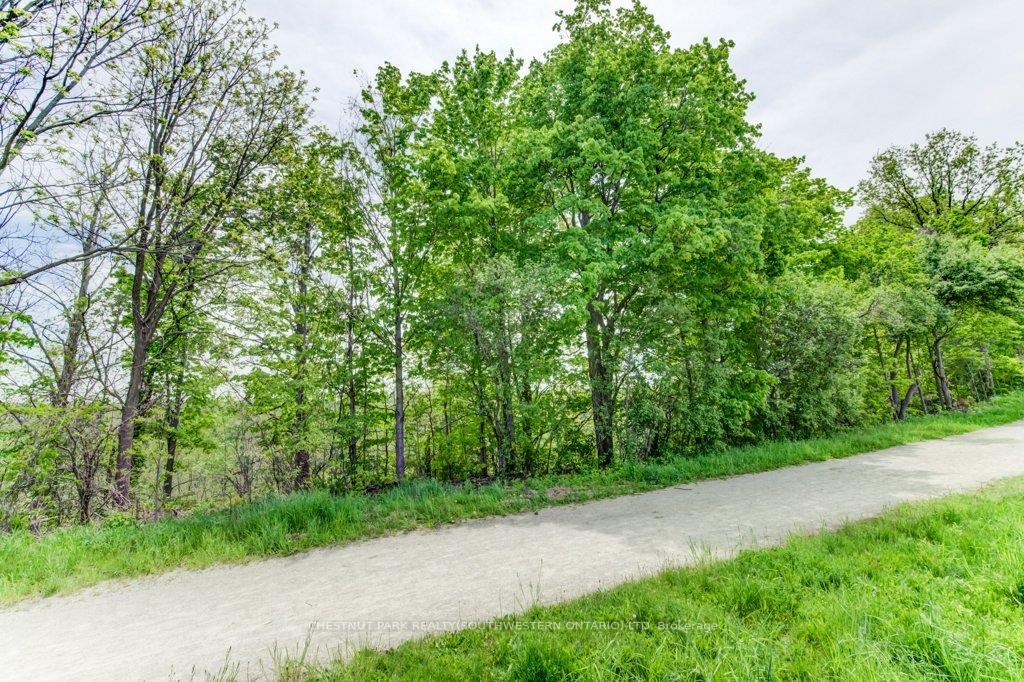 Photo 49 of 252 Edgewater Crescent, Kitchener — HOMEH