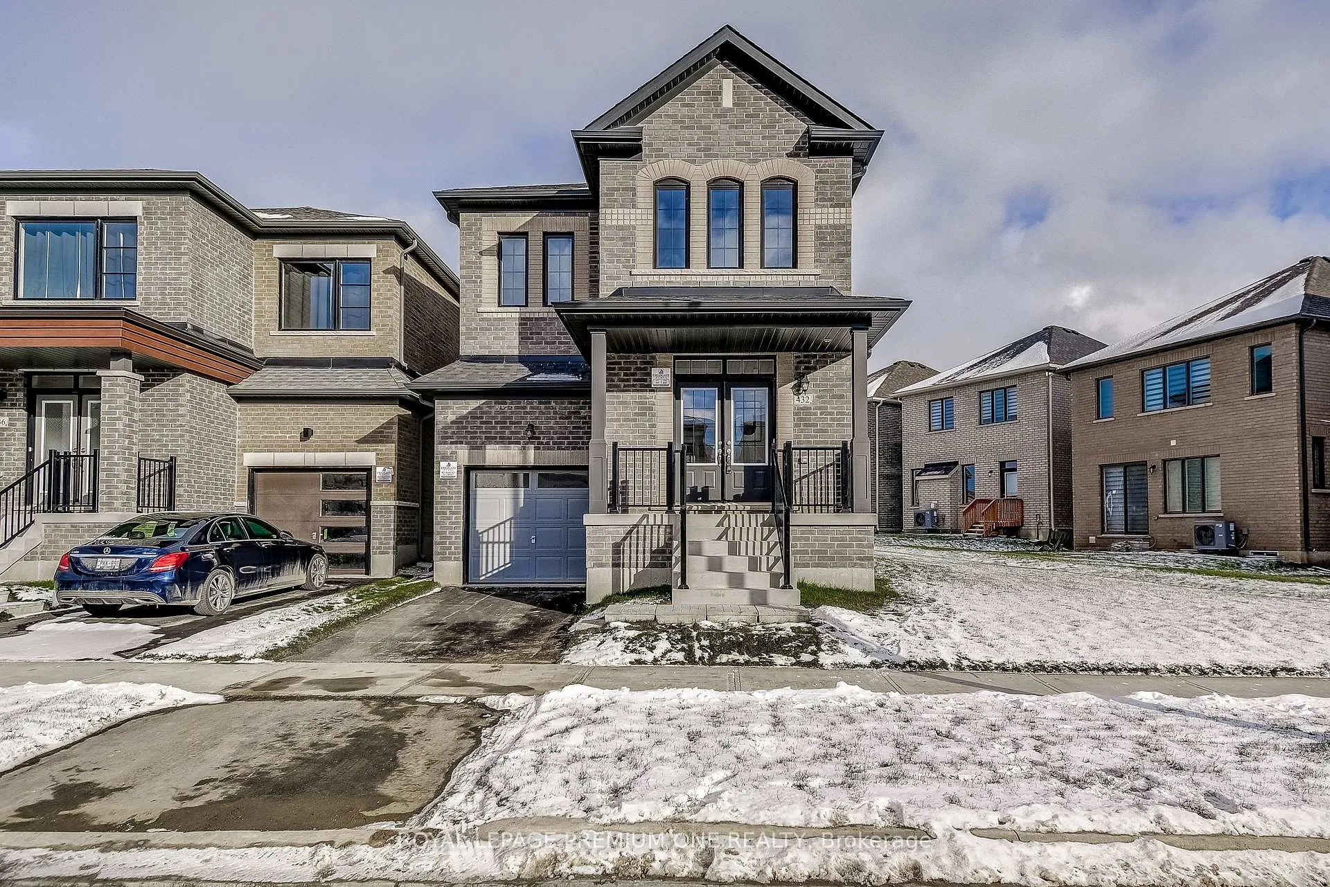 Photo 2 of 432 Kennedy Circle, Milton, Cobban — HOMEH