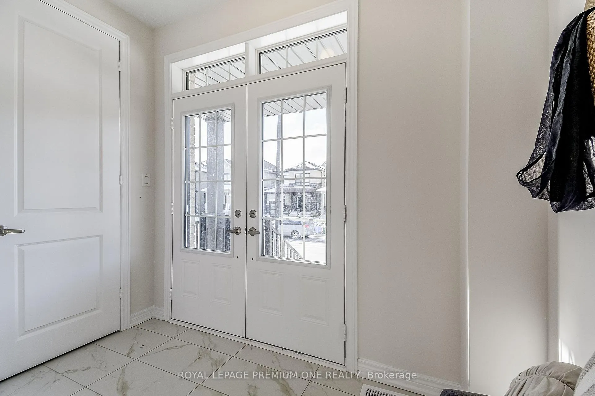 Photo 6 of 432 Kennedy Circle, Milton, Cobban — HOMEH