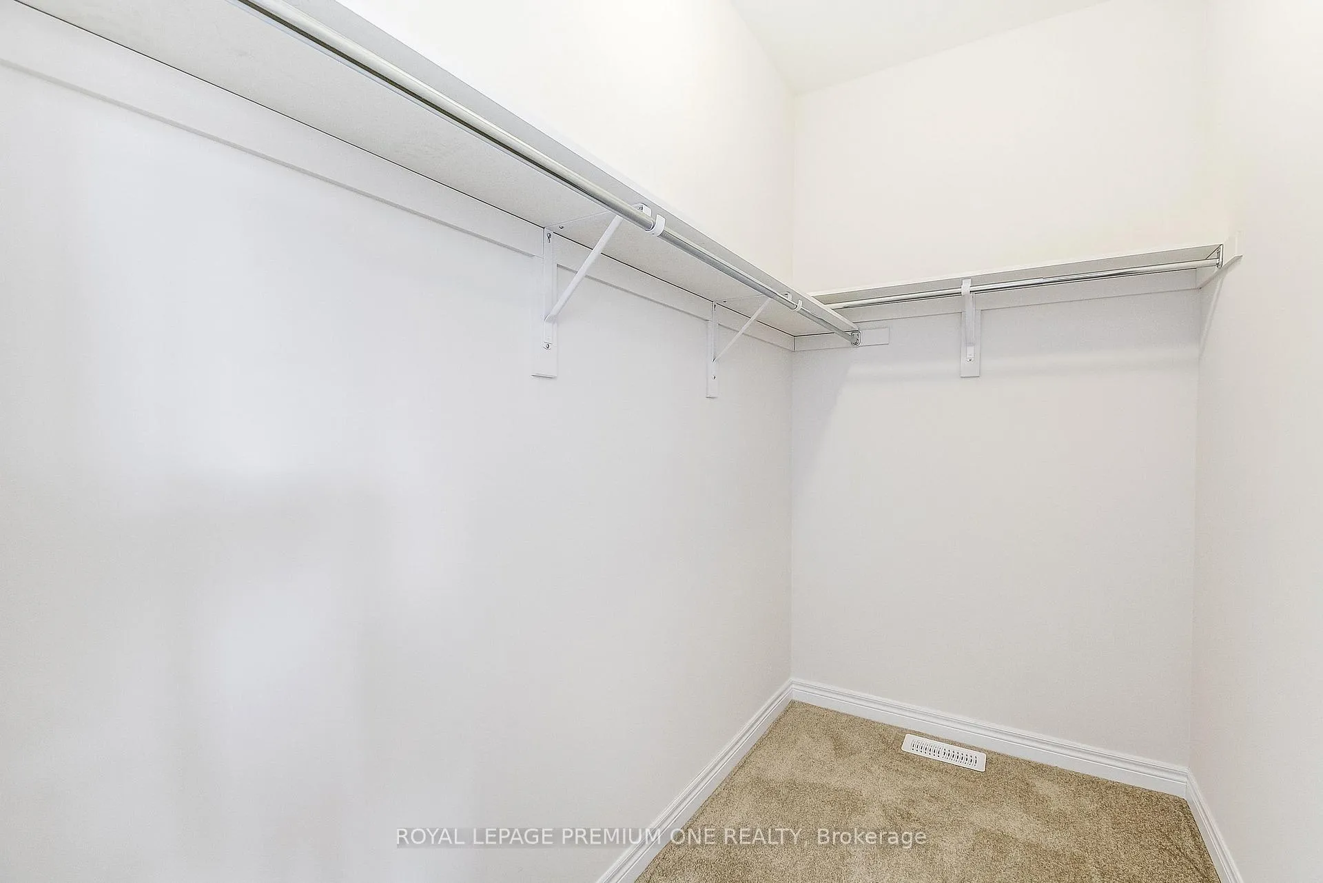 Photo 37 of 432 Kennedy Circle, Milton, Cobban — HOMEH
