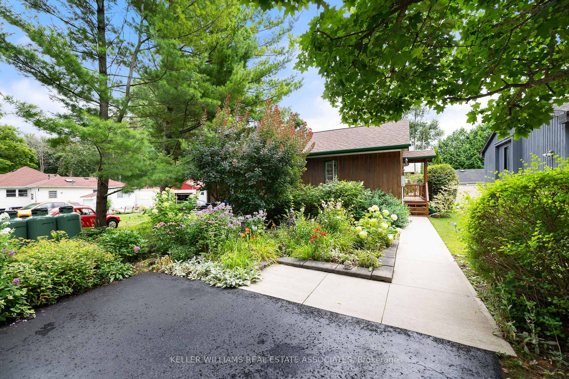 Photo 3 of 1073 Fern Road, Innisfil, Rural Innisfil — HOMEH
