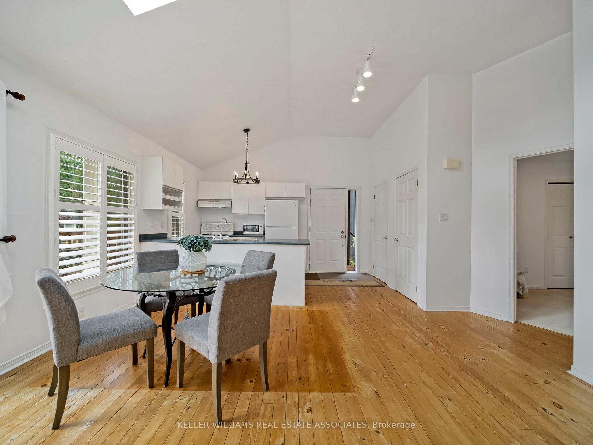 Photo 9 of 1073 Fern Road, Innisfil, Rural Innisfil — HOMEH