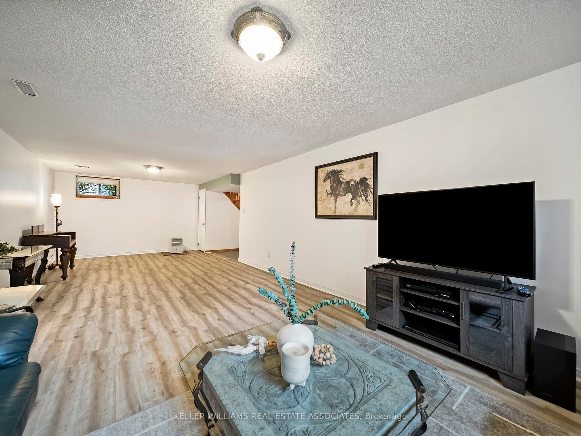 Photo 26 of 1073 Fern Road, Innisfil, Rural Innisfil — HOMEH