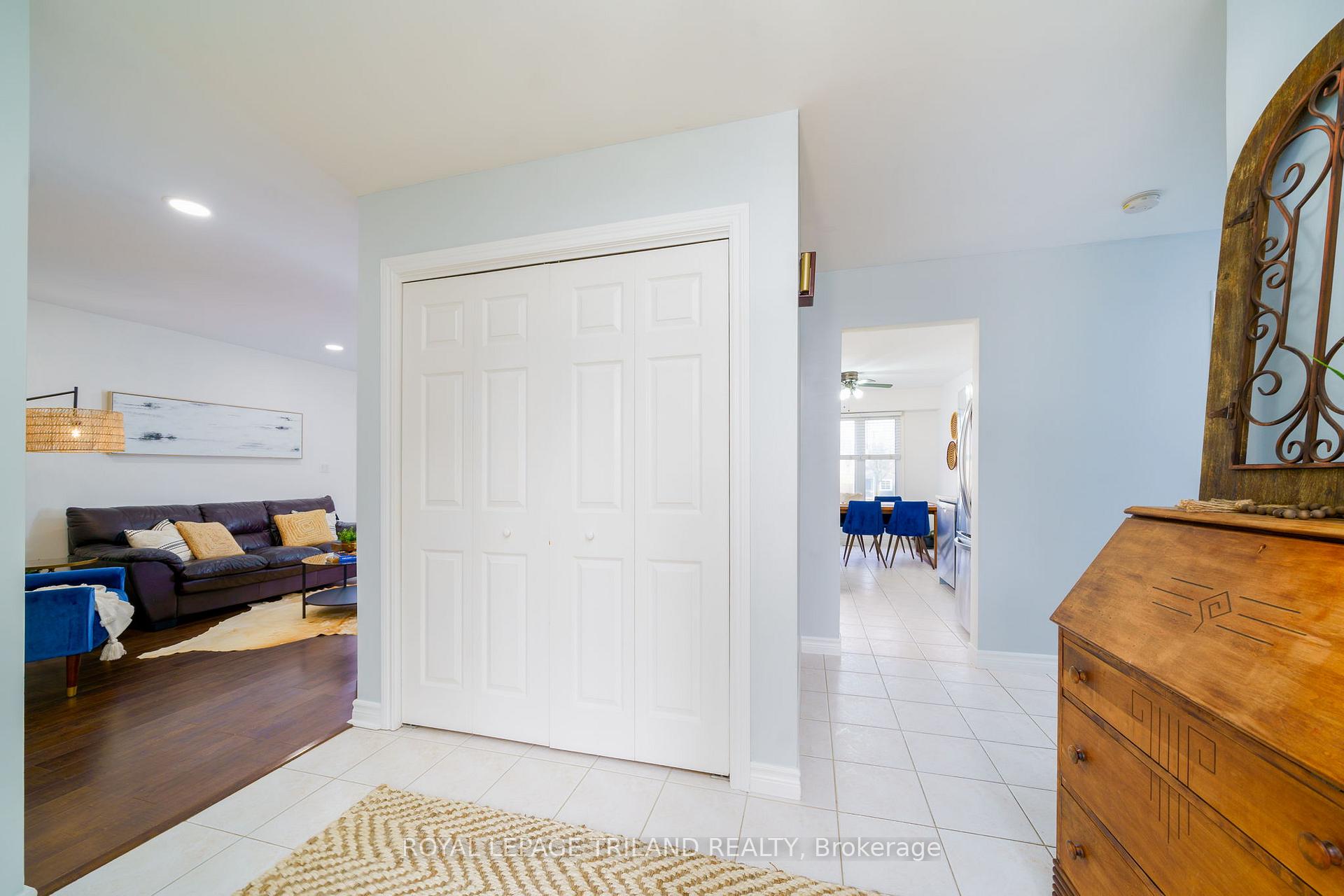 Photo 6 of 6750 Egremont Drive, Middlesex Centre, Melrose — HOMEH
