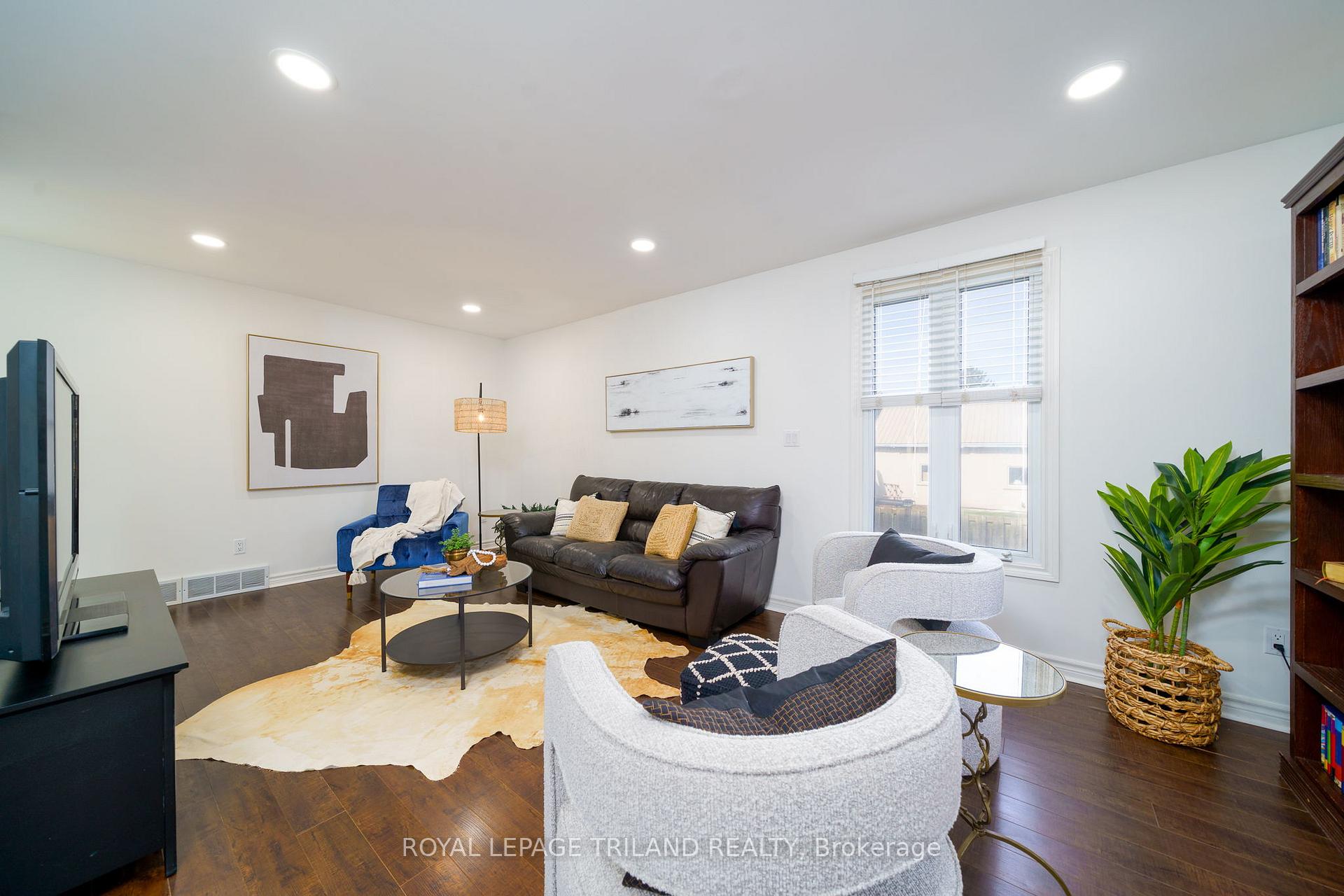 Photo 8 of 6750 Egremont Drive, Middlesex Centre, Melrose — HOMEH