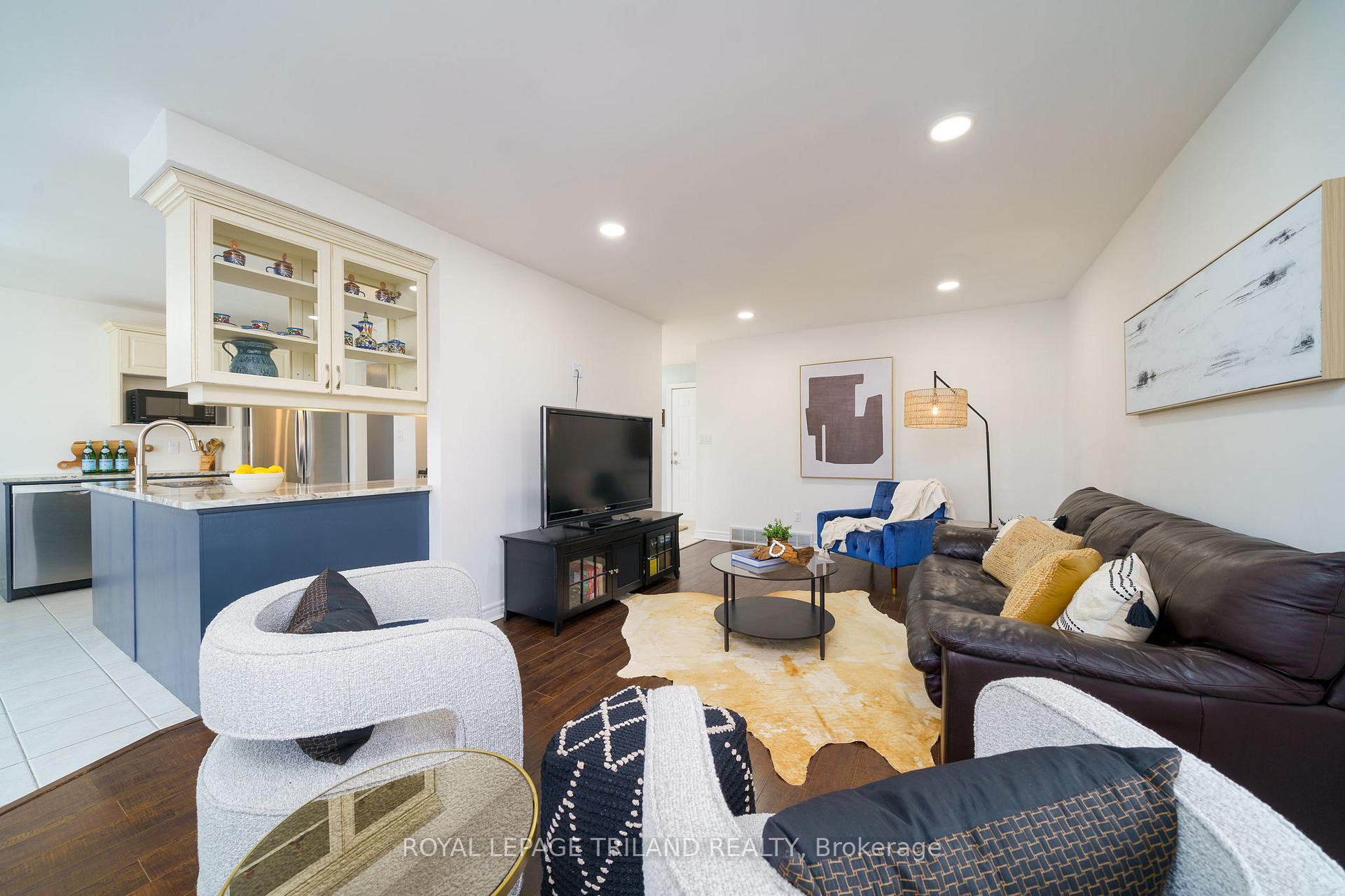 Photo 9 of 6750 Egremont Drive, Middlesex Centre, Melrose — HOMEH