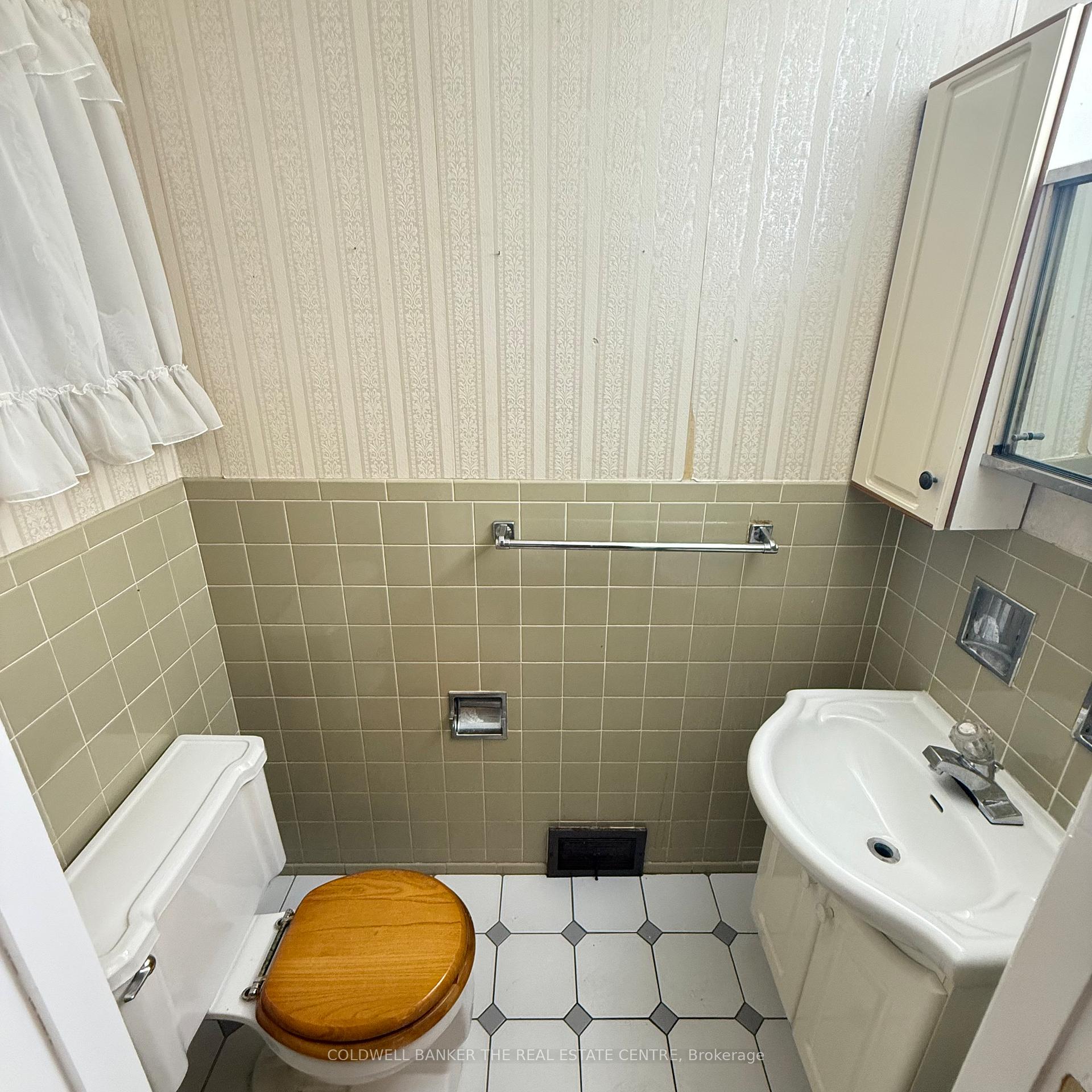 Photo 17 of 474 Upper Gage Avenue, Hamilton, Raleigh — HOMEH