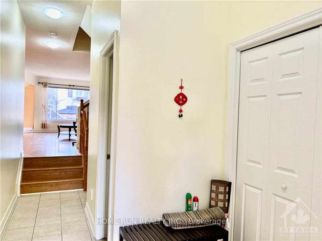 Photo 3 of 66 Landover Crescent, Ottawa, Kanata - Emerald Meadows/Trailwest — HOMEH