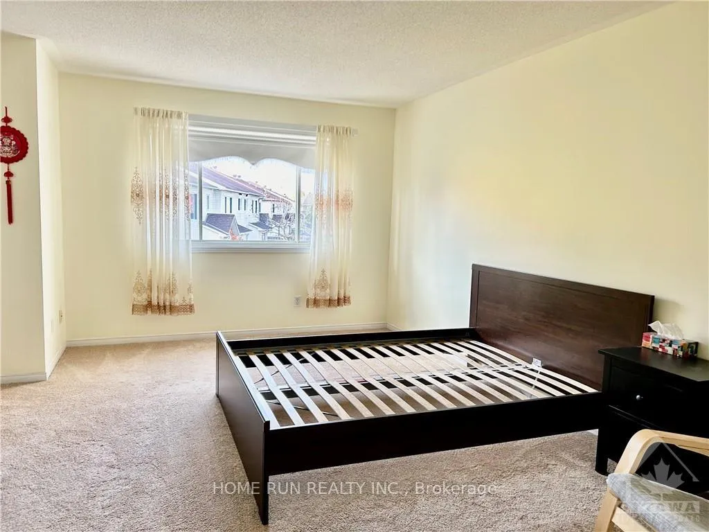 Photo 17 of 66 Landover Crescent, Ottawa, Kanata - Emerald Meadows/Trailwest — HOMEH