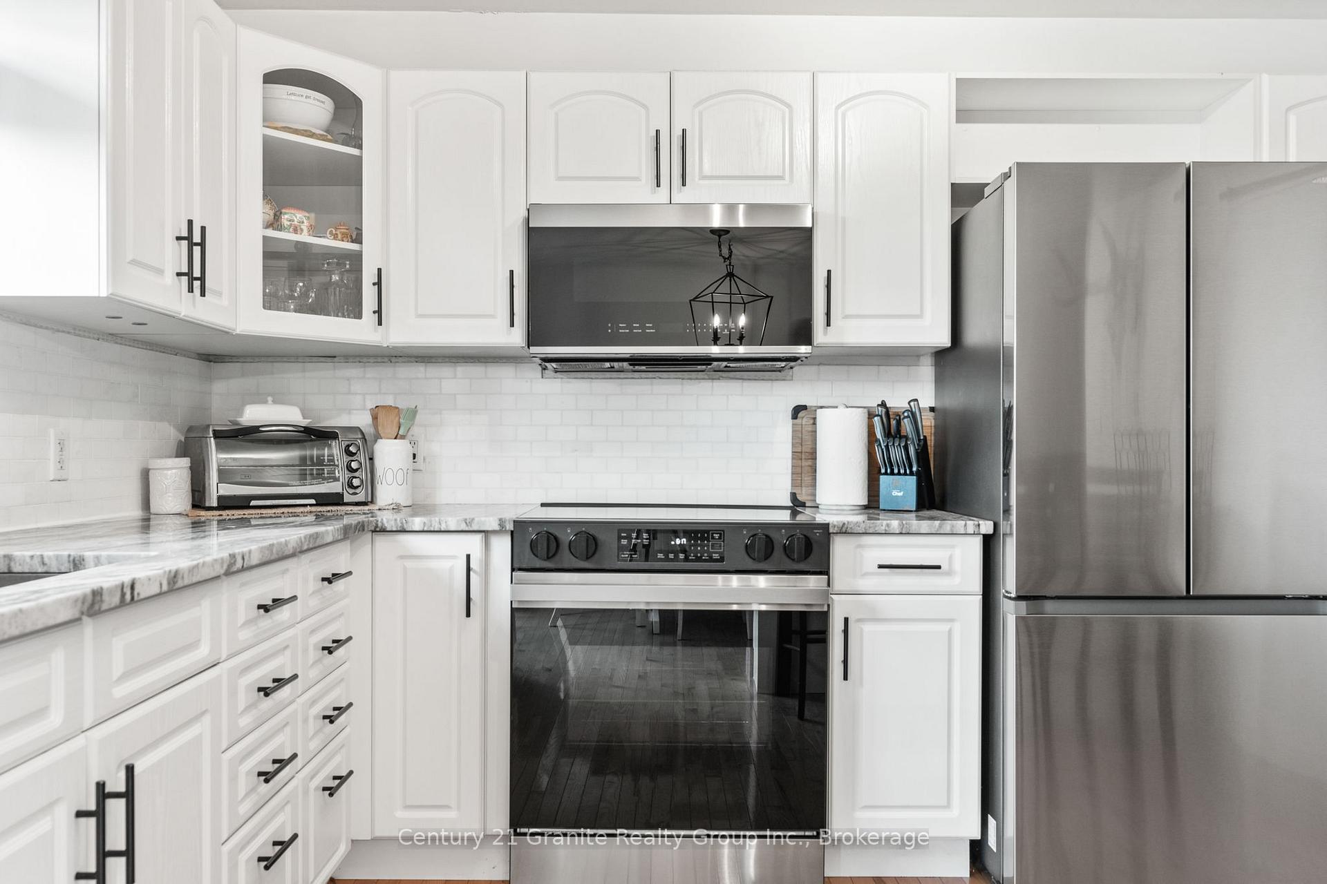 Photo 13 of 8 Mckay Street, Minden Hills, Anson — HOMEH