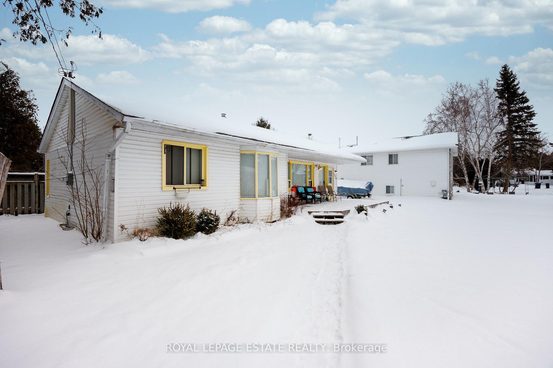 Photo 4 of 1729 Smith Avenue, Innisfil, Alcona — HOMEH