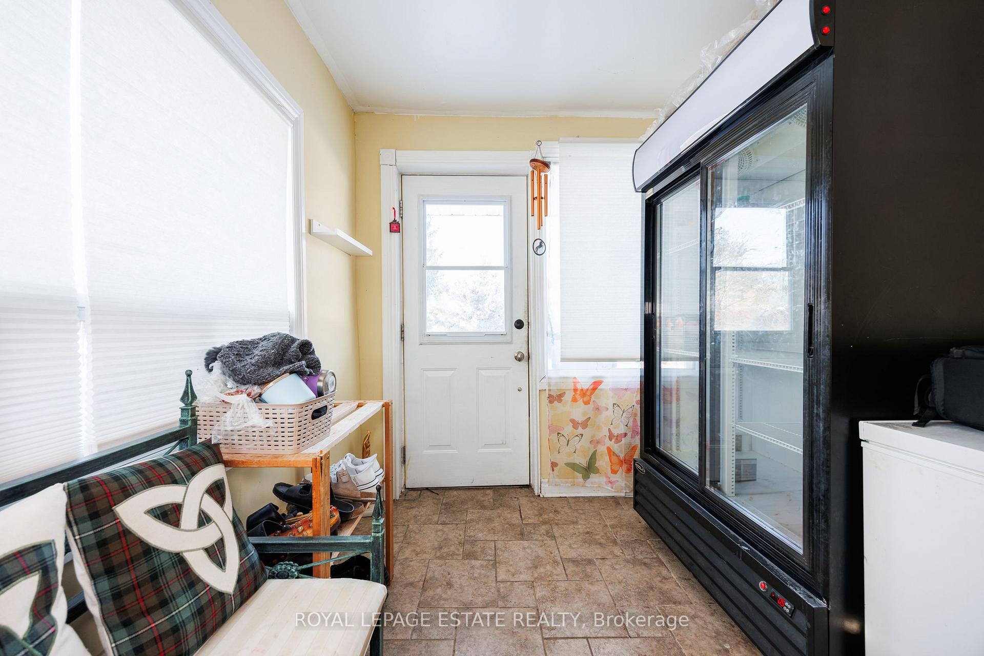 Photo 5 of 1729 Smith Avenue, Innisfil, Alcona — HOMEH