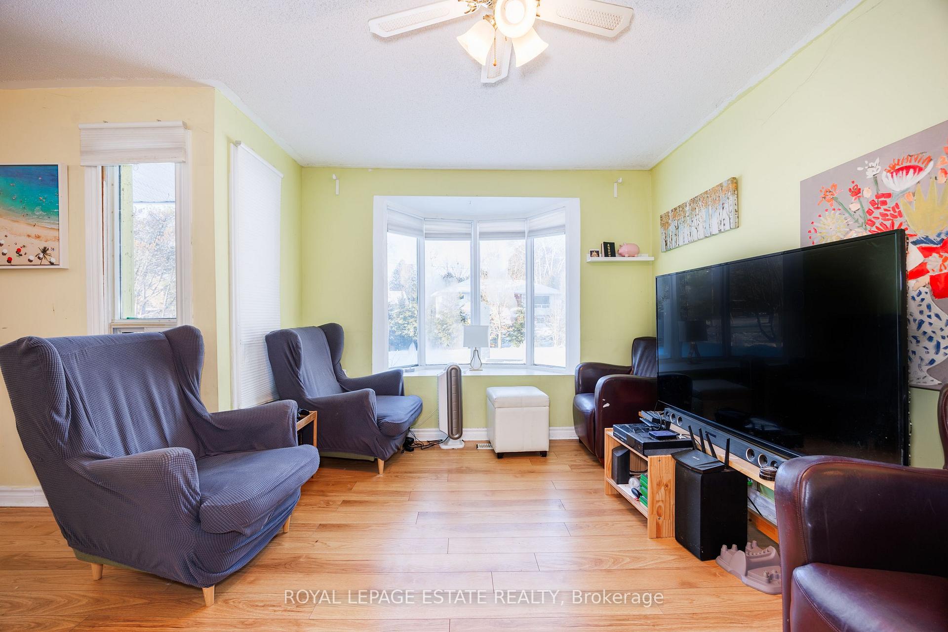 Photo 6 of 1729 Smith Avenue, Innisfil, Alcona — HOMEH