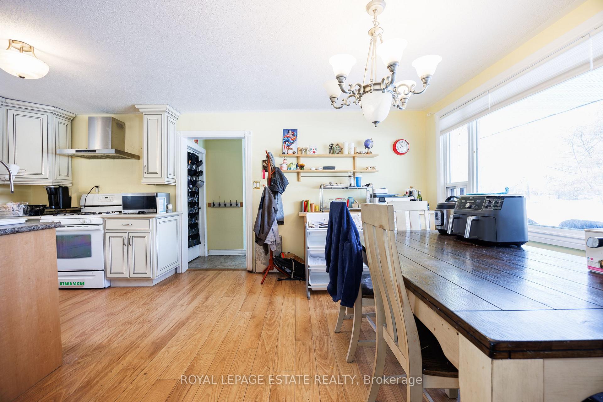 Photo 12 of 1729 Smith Avenue, Innisfil, Alcona — HOMEH
