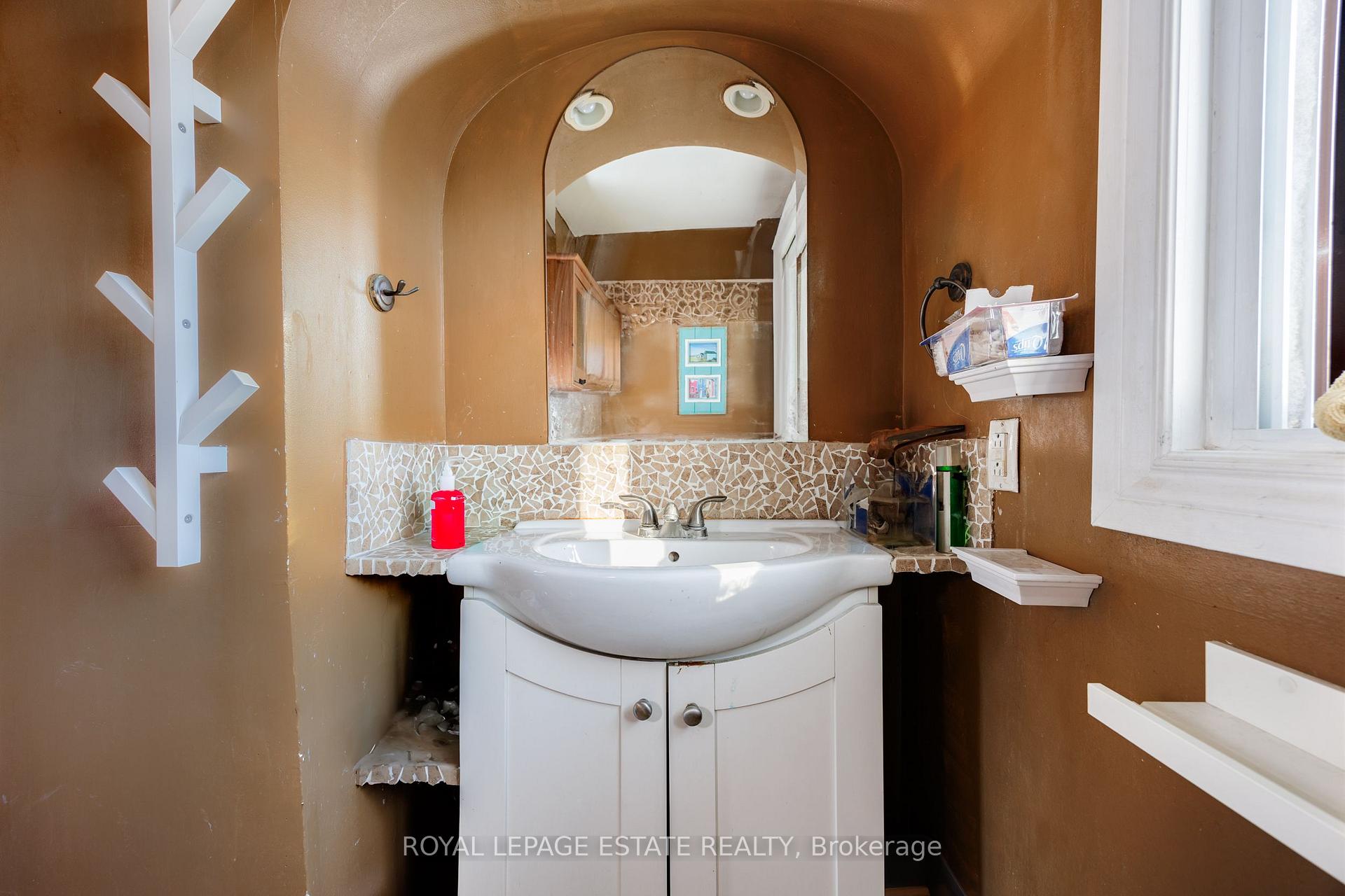 Photo 24 of 1729 Smith Avenue, Innisfil, Alcona — HOMEH