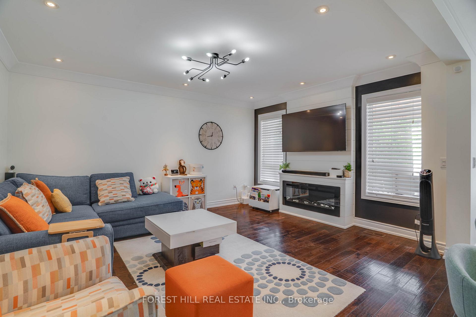 Photo 8 of 45 Royal Crown Road, Markham, Greensborough — HOMEH
