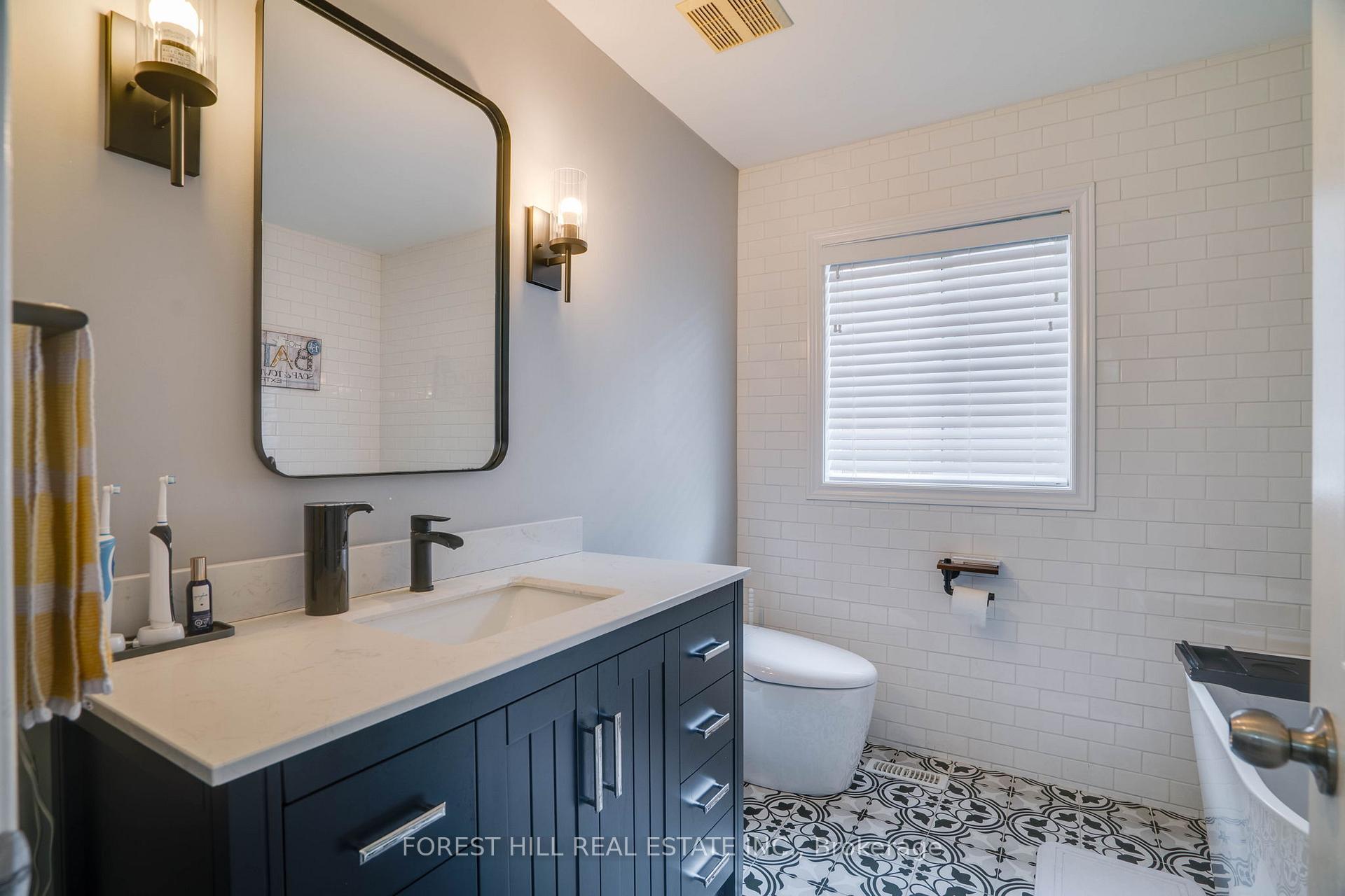 Photo 31 of 45 Royal Crown Road, Markham, Greensborough — HOMEH