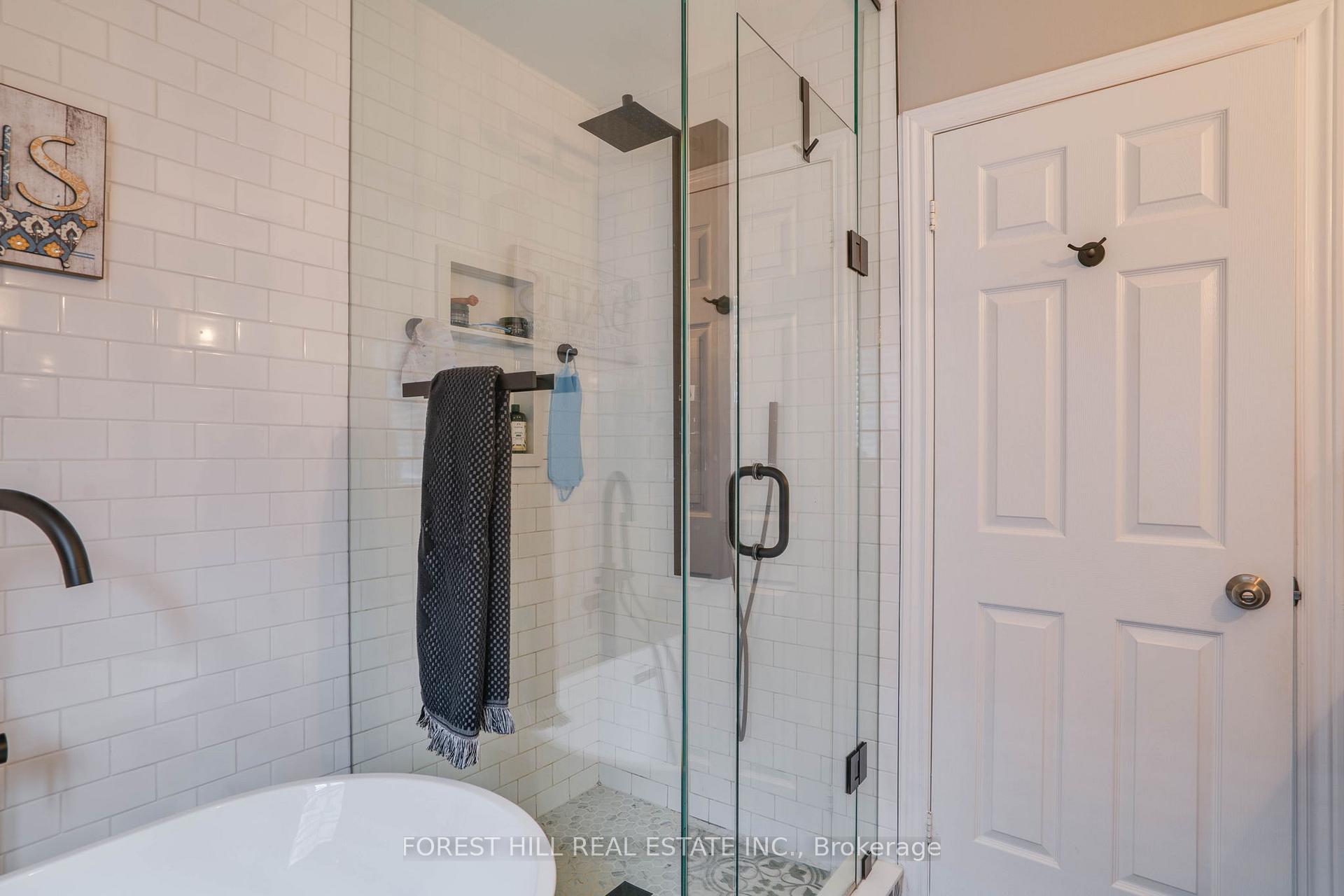 Photo 32 of 45 Royal Crown Road, Markham, Greensborough — HOMEH