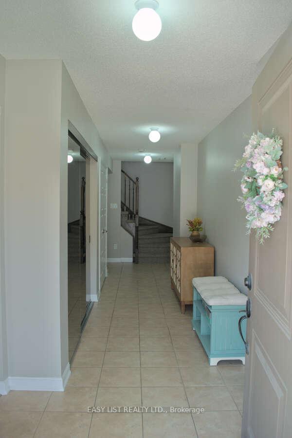 Photo 2 of Unit 131, 165 Hampshire Way, Milton, Dempsey — HOMEH