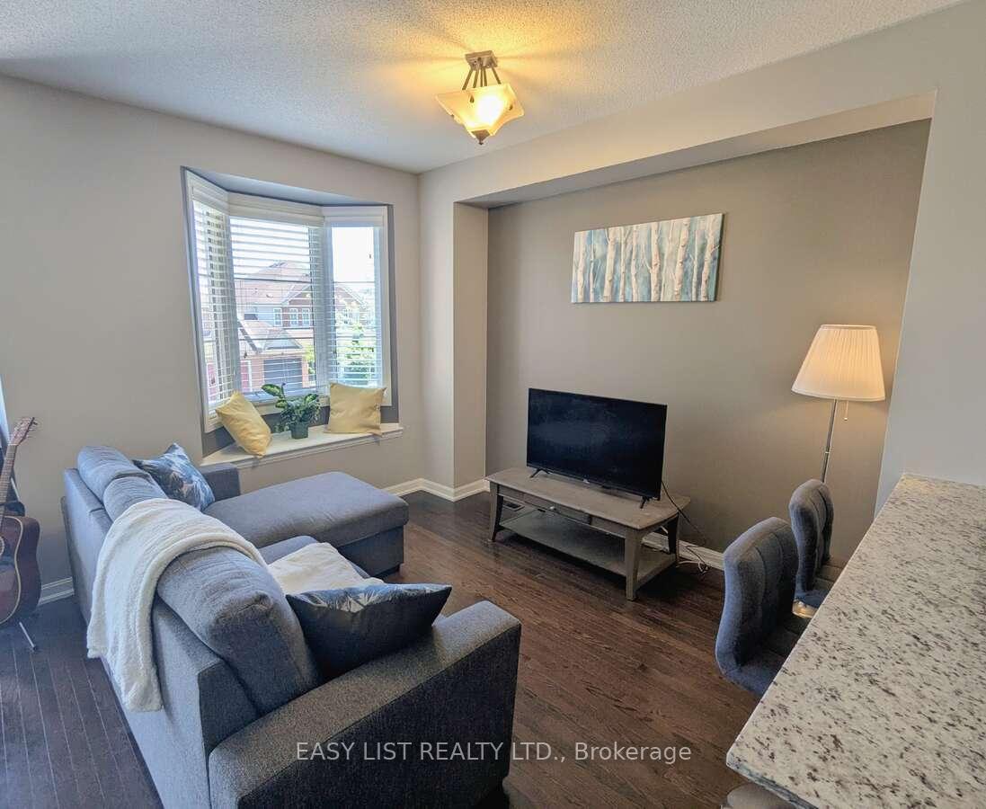 Photo 4 of Unit 131, 165 Hampshire Way, Milton, Dempsey — HOMEH