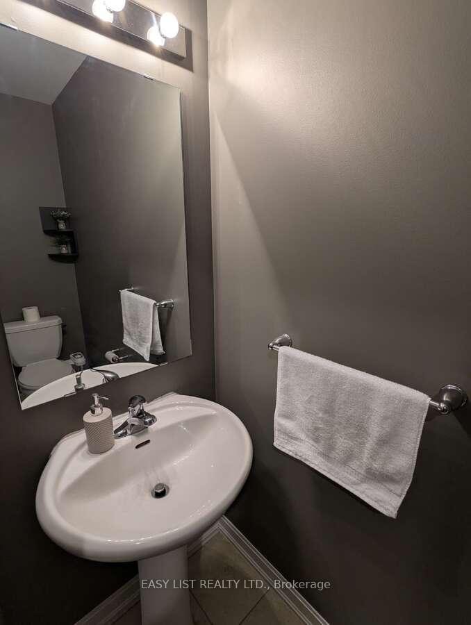 Photo 8 of Unit 131, 165 Hampshire Way, Milton, Dempsey — HOMEH