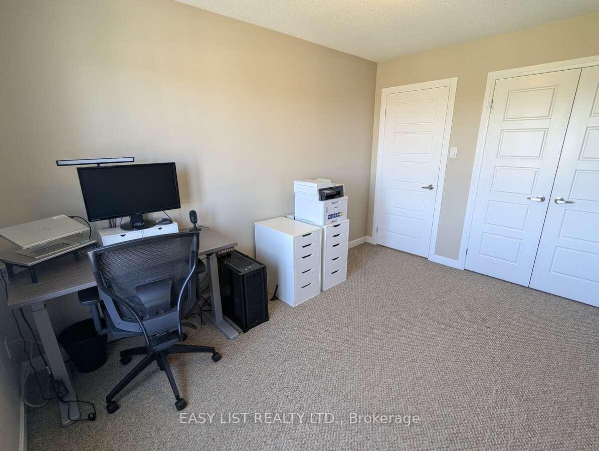 Photo 13 of Unit 131, 165 Hampshire Way, Milton, Dempsey — HOMEH