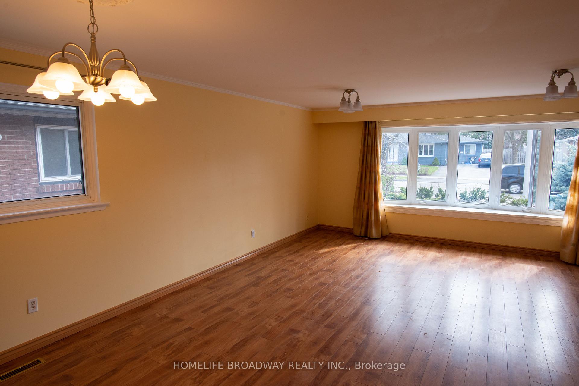 Photo 10 of 126 Hazelglen Drive, Kitchener — HOMEH