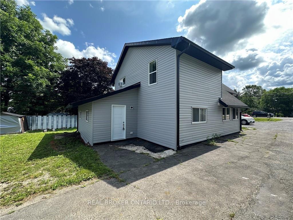 Photo 3 of 7420 Roger Stevens Drive, Montague, Montague Twp — HOMEH