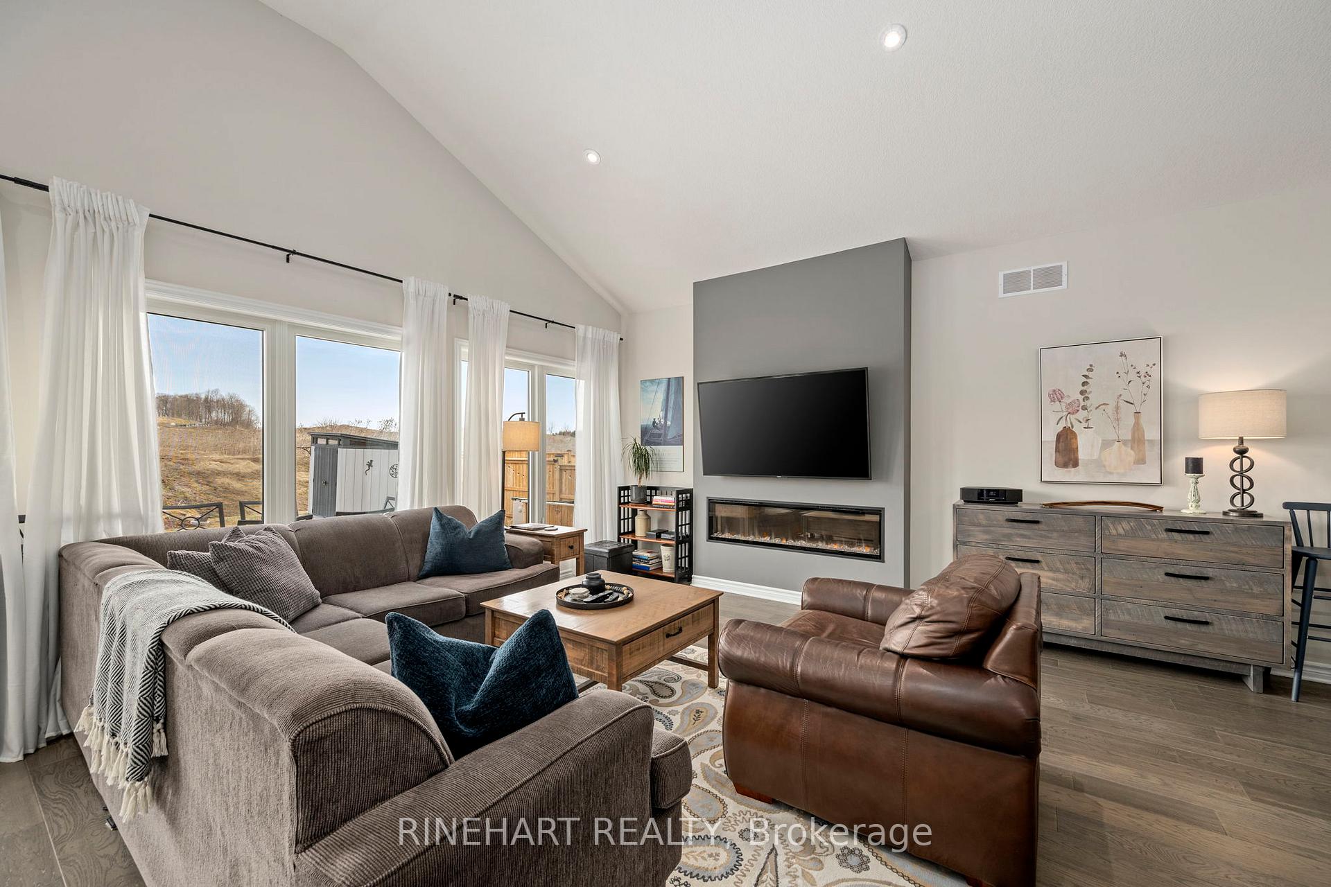 Photo 8 of 78 Bowman Drive, Middlesex Centre, Ilderton — HOMEH
