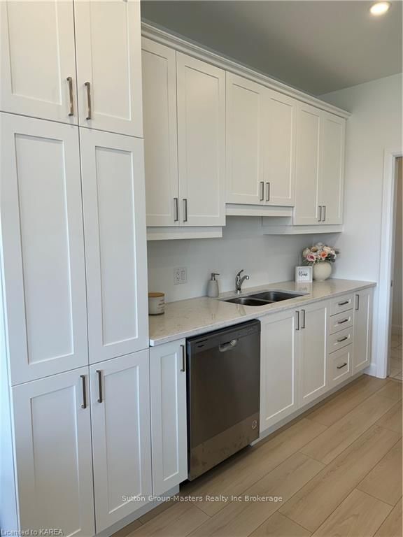 Photo 9 of 219 Superior Drive, Loyalist, Amherstview — HOMEH