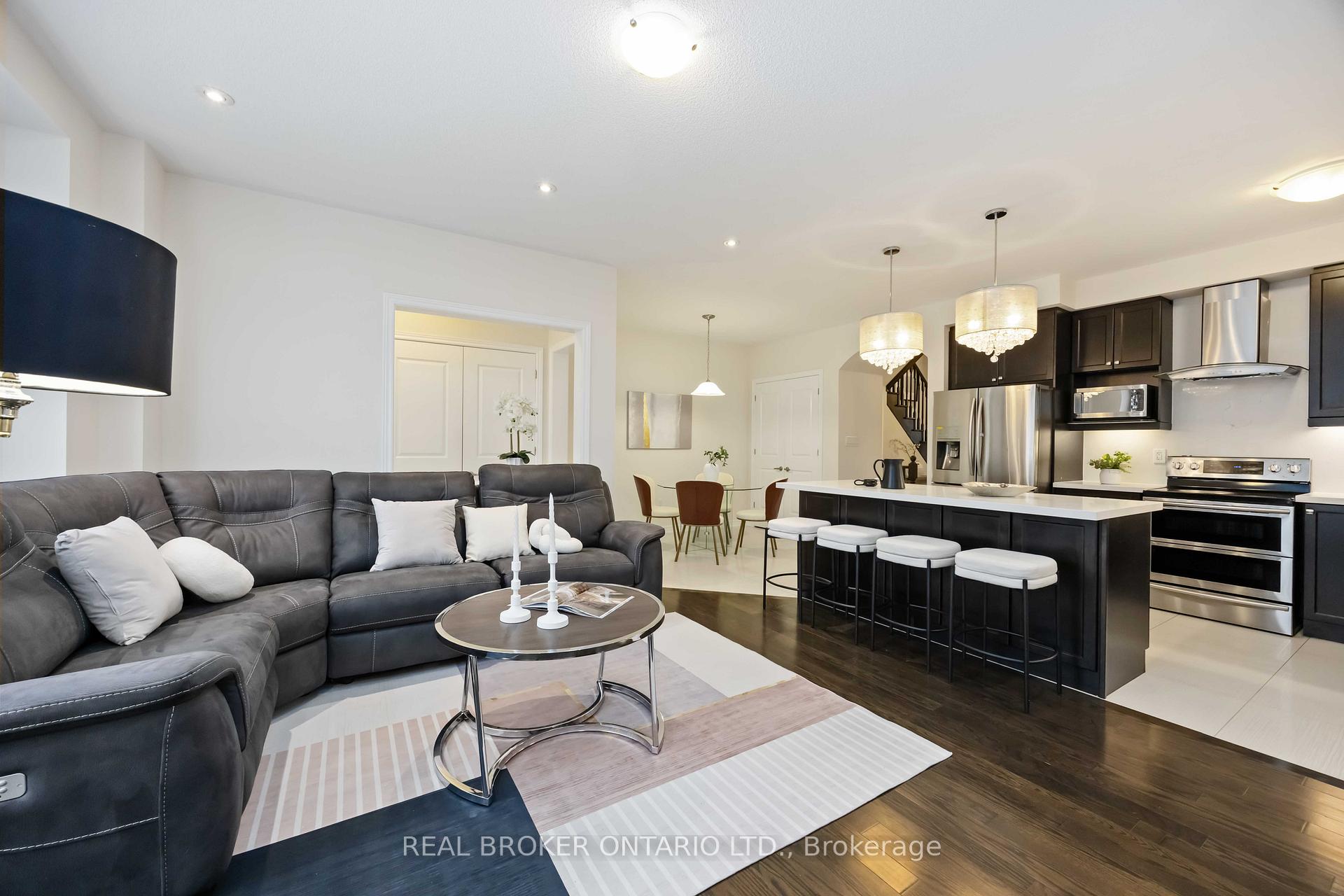 Photo 15 of 18 Lawrence Pilkington Avenue, Markham, Cornell — HOMEH