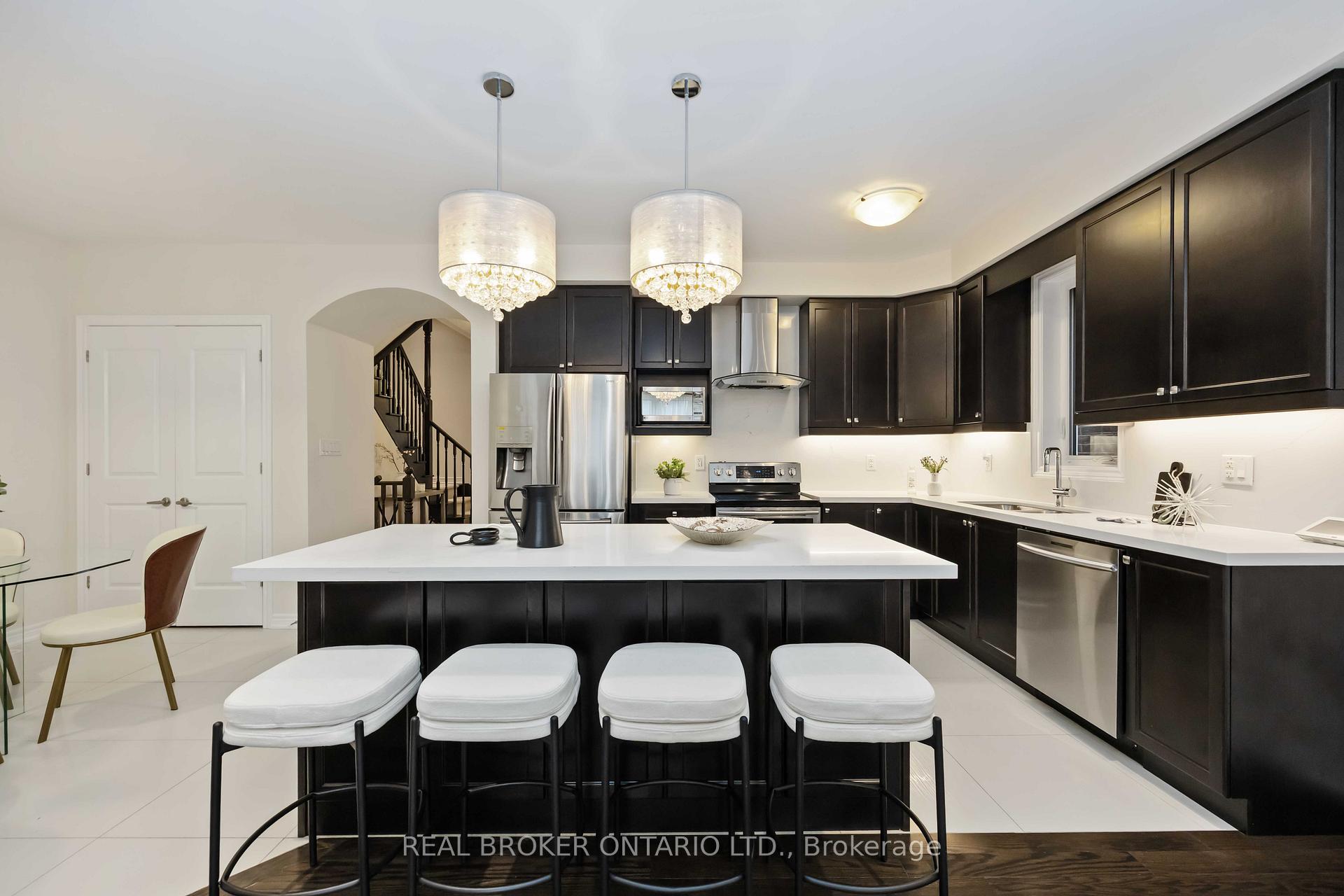 Photo 20 of 18 Lawrence Pilkington Avenue, Markham, Cornell — HOMEH