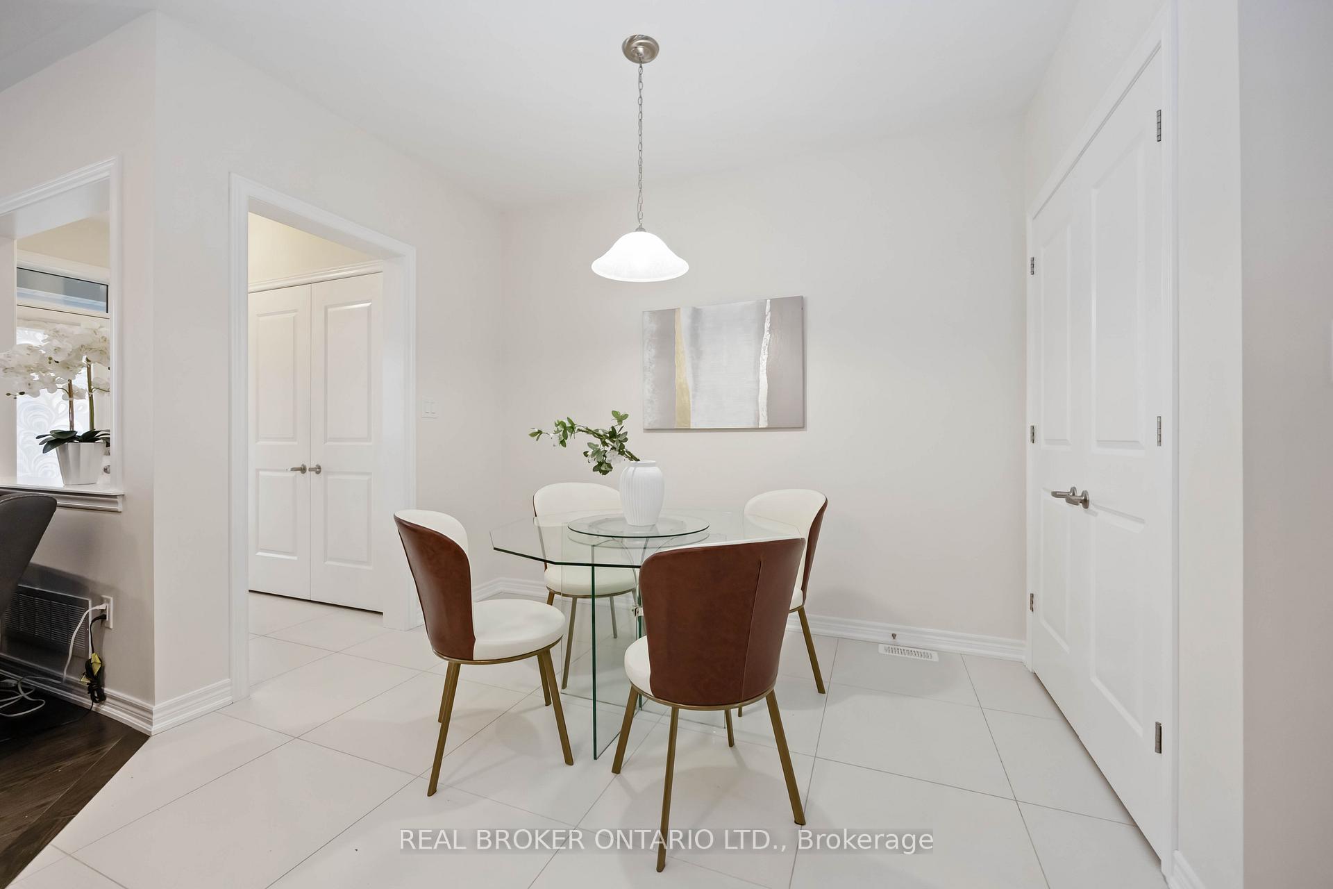 Photo 23 of 18 Lawrence Pilkington Avenue, Markham, Cornell — HOMEH