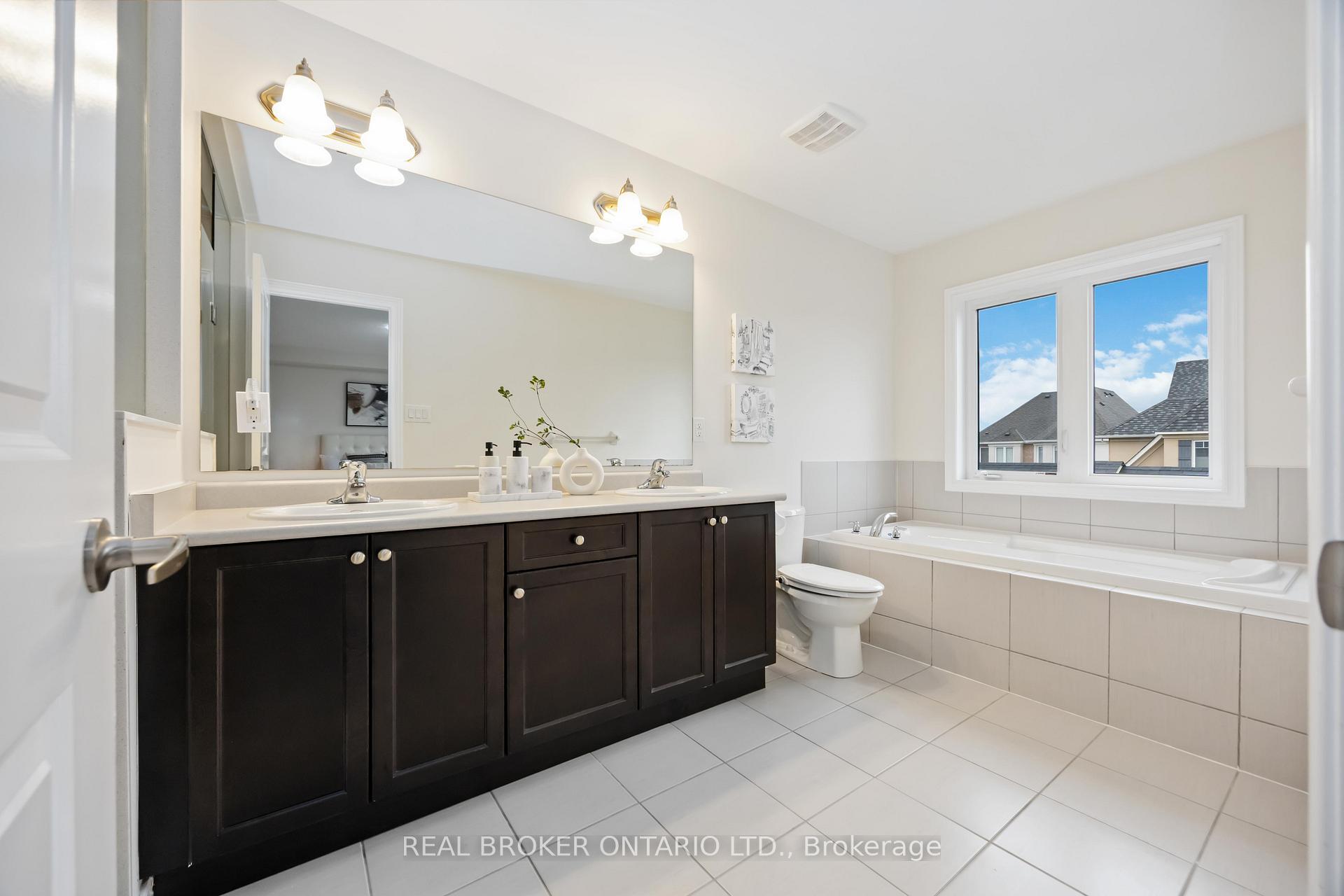 Photo 29 of 18 Lawrence Pilkington Avenue, Markham, Cornell — HOMEH