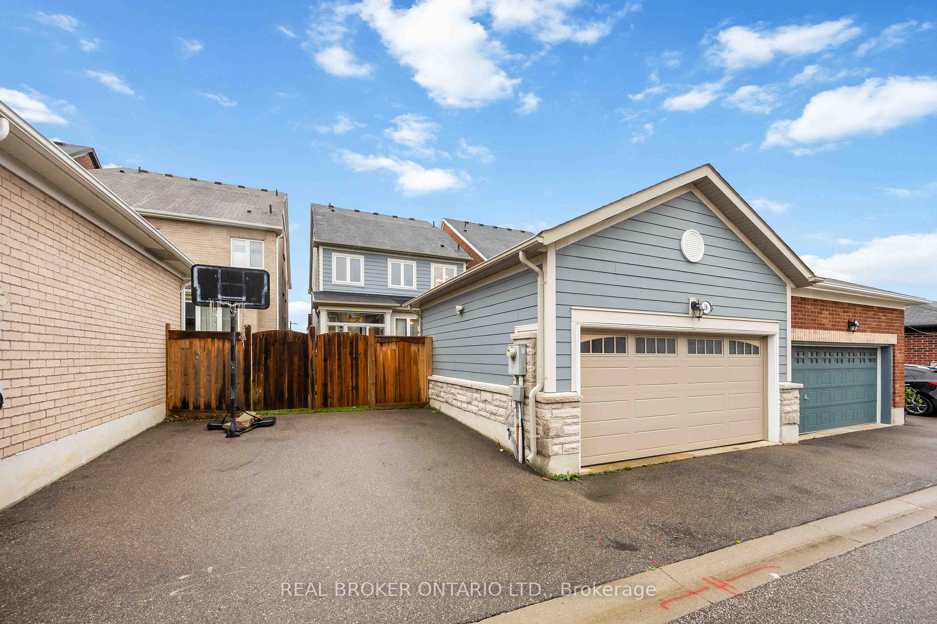 Photo 40 of 18 Lawrence Pilkington Avenue, Markham, Cornell — HOMEH