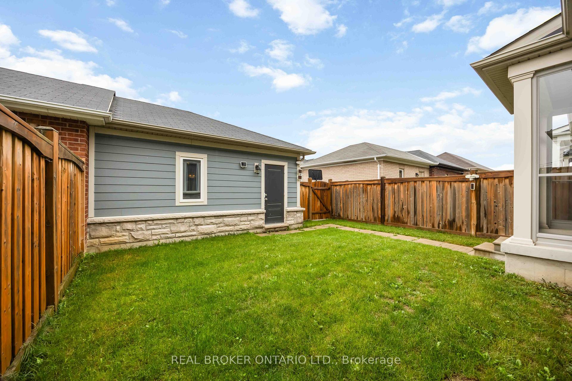 Photo 41 of 18 Lawrence Pilkington Avenue, Markham, Cornell — HOMEH