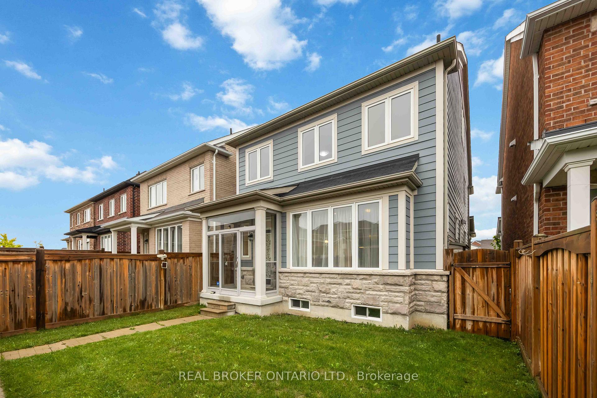 Photo 42 of 18 Lawrence Pilkington Avenue, Markham, Cornell — HOMEH