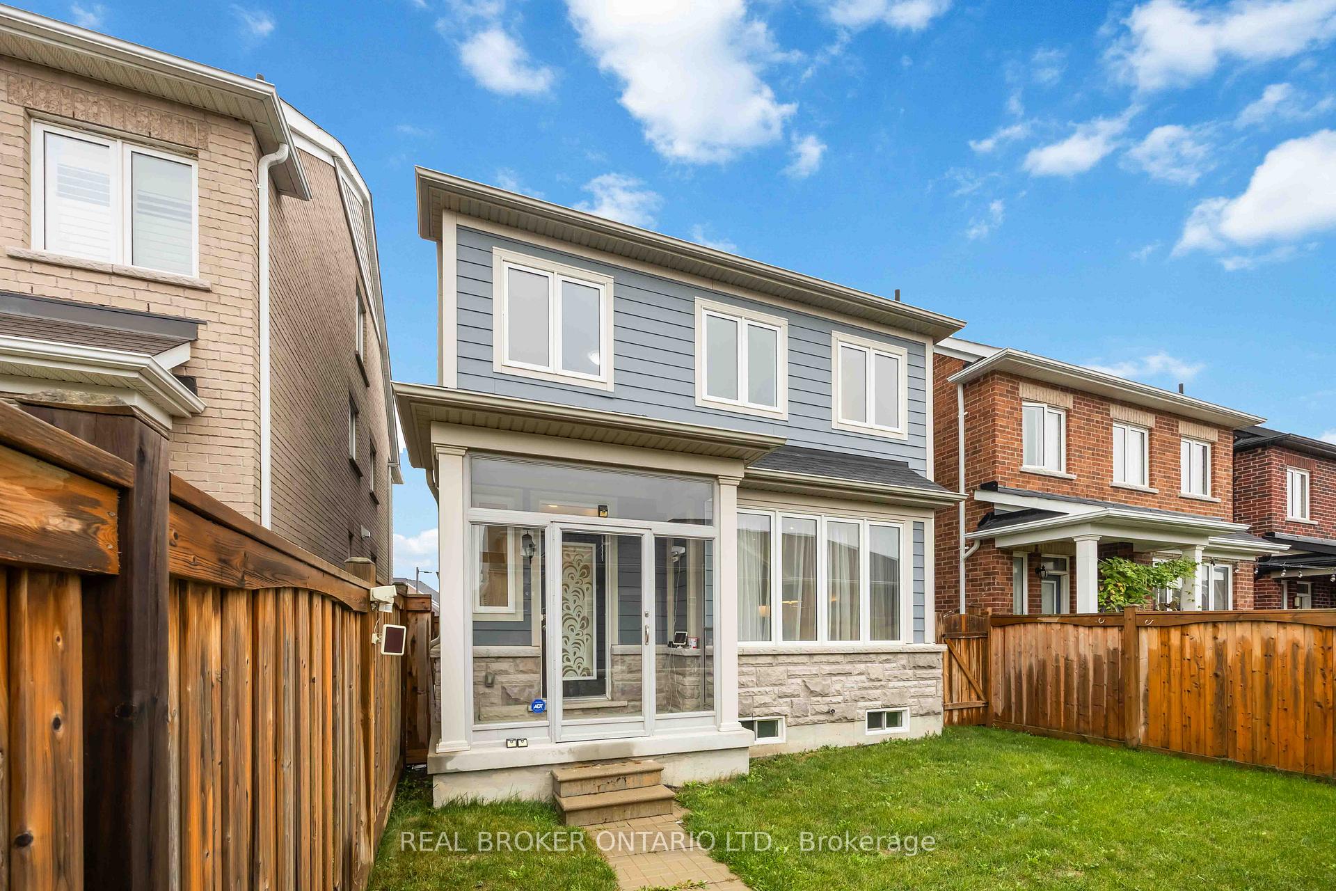 Photo 43 of 18 Lawrence Pilkington Avenue, Markham, Cornell — HOMEH